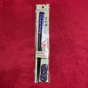 Beautiful chopsticks with ceramic rest in package